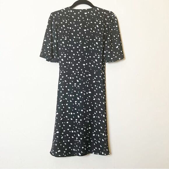 Socialite Flutter Sleeve Wrap Dress In Black/ White Print, Size Small NWOT - Picture 7 of 12